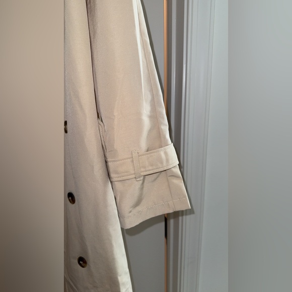 PrettyLittleThing Beige Trench Coat (NWT) - Picture 3 of 6